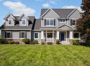 7674 Bennett Ct, Inver Grove Heights, MN 55077