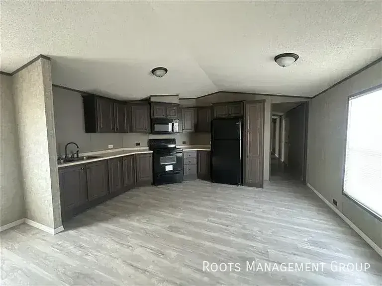310 Scobey Ave #304 — Photo 12