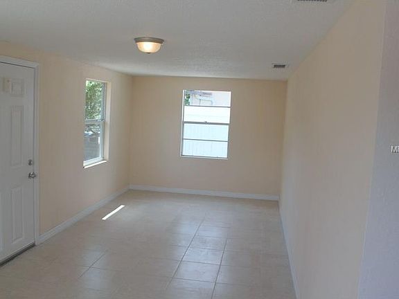 4th image of 8322 El Portal Dr