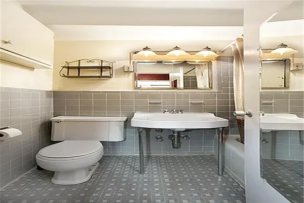 Sold by Maxwell Jacobs | media 10