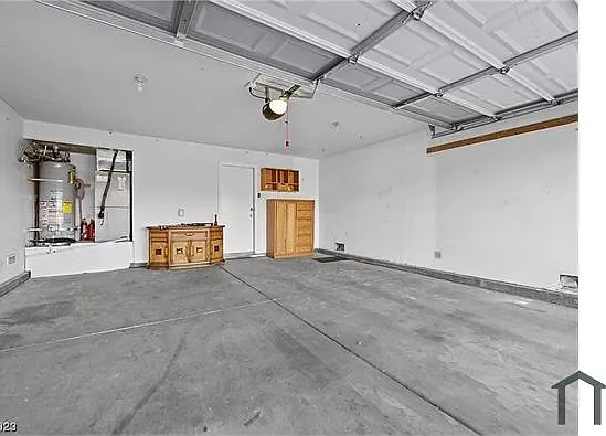 1633 Palmae Way — Photo 7