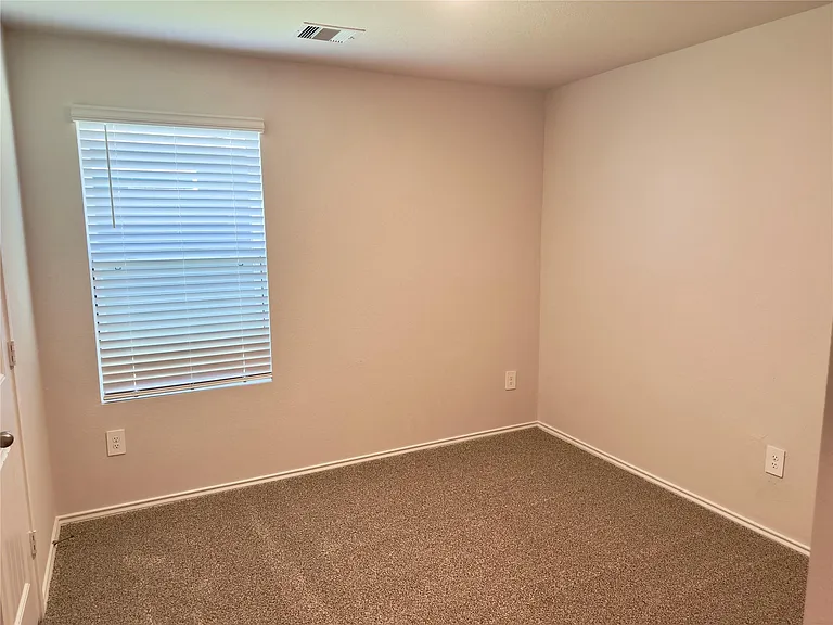 1714 Windsor Blvd — Photo 20