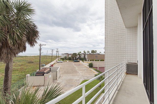 1st image of 1000 Padre Blvd