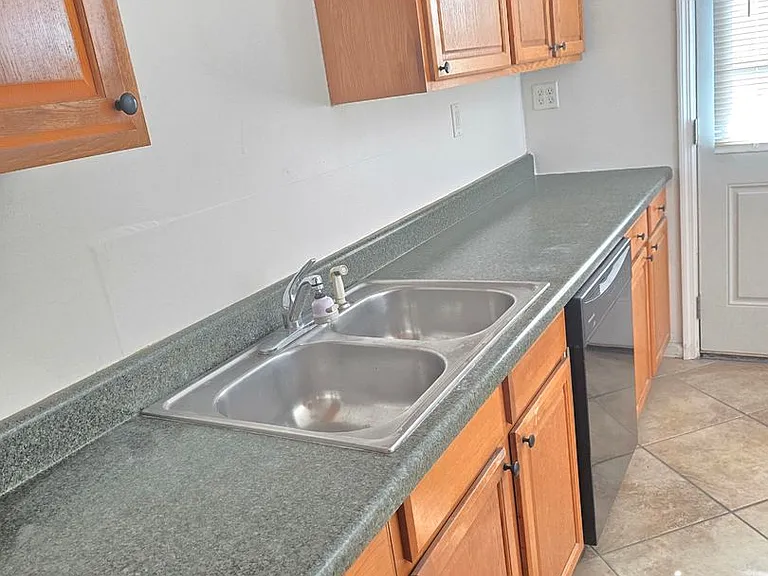 304 Turnberry St — Photo 11