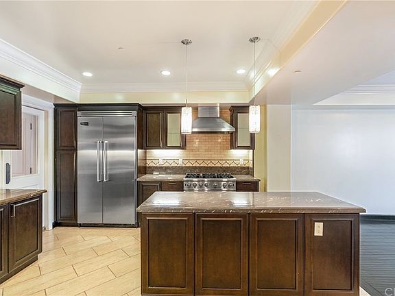 5th image of 155 Cordova St Unit 202