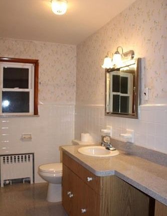 2nd image of 365 Kingsland Ave