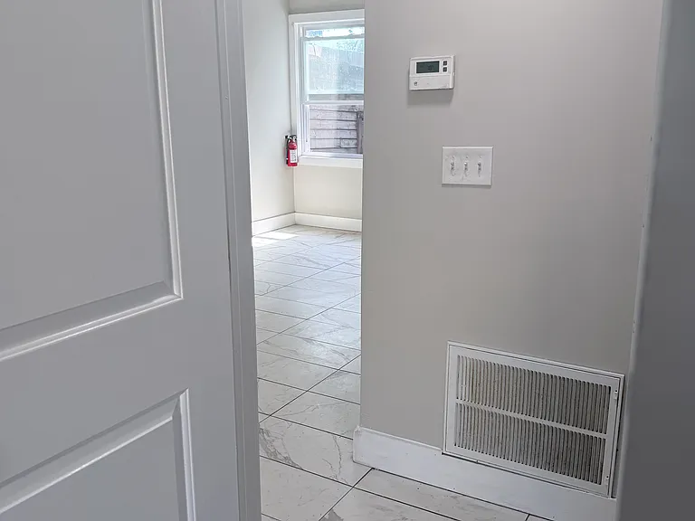 494 S 18th St #3 — Photo 12