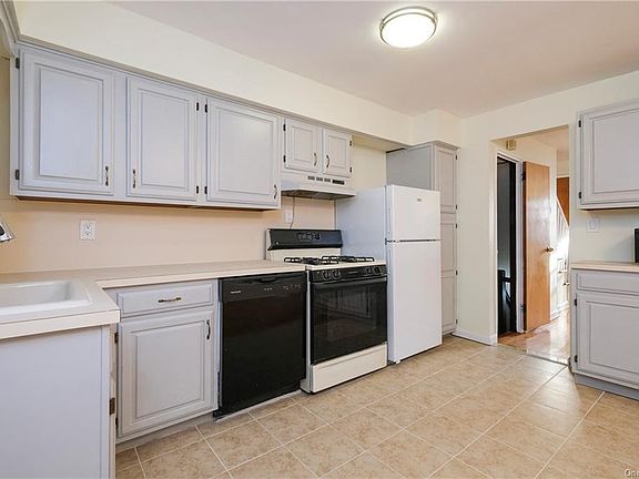 5th image of 1720 Paulding Ave #A
