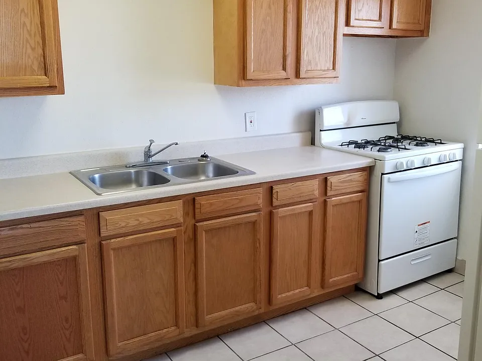 926 N Tornillo St #12