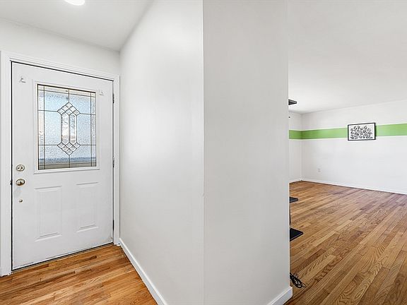 4th image of 22 Park St