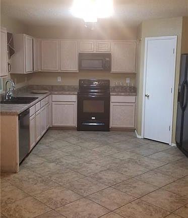 4th image of 900 White Dove Dr