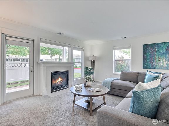 4th image of 22535 SE Highland Circle #106
