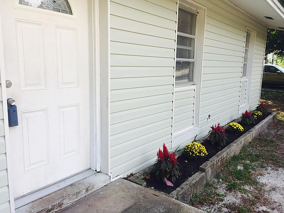 3rd image of 176 Coral Dr SW
