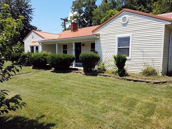 3rd image of 402 Hedgewood Dr