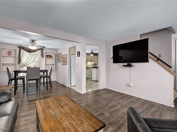 4th image of 8383 Bernice Dr