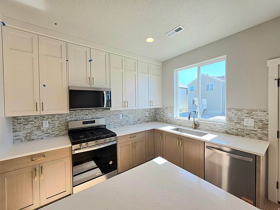 4th image of 2951 N Devon Dr #246