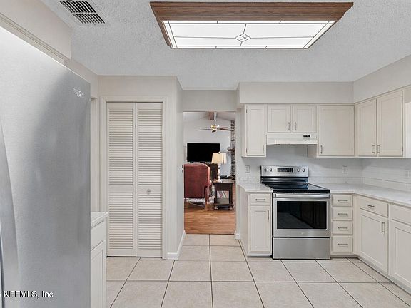 5th image of 531 LOS PALMAS Drive