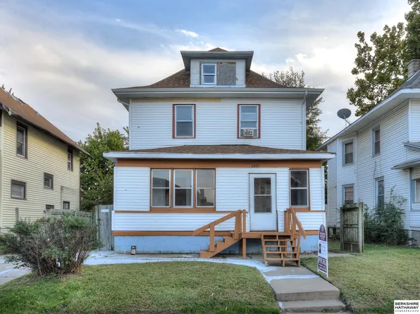2453 Pinkney St, Omaha, NE 68111