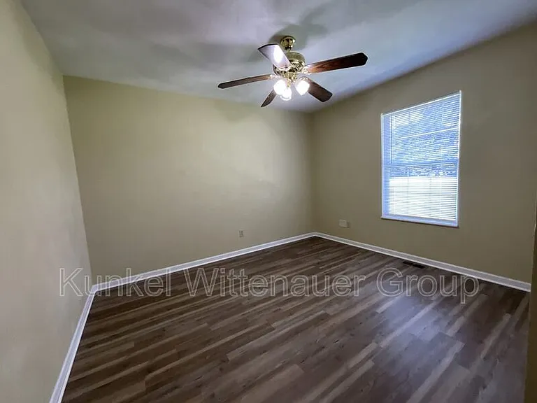 504 Draco Dr — Photo 19