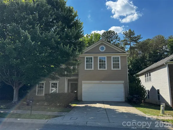 13933 Pinyon Pine Ln, Charlotte, NC 28215