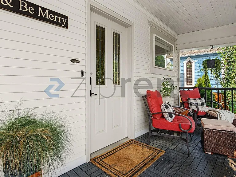 185 E Lincoln St — Photo 3