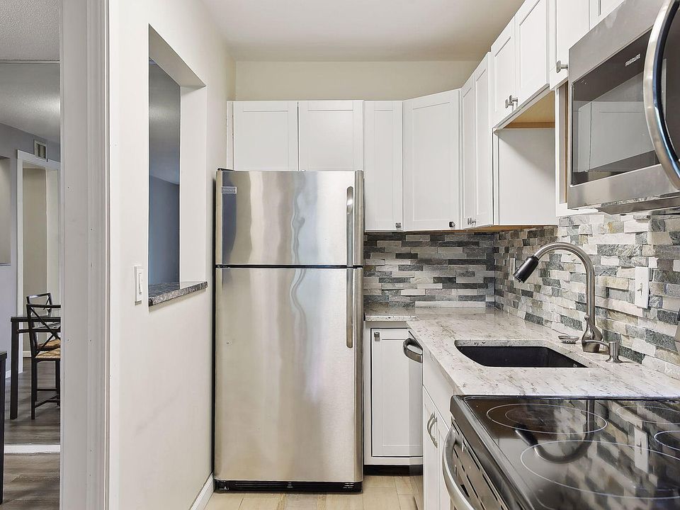 1st image of 4100 Parklawn Ave APT 117