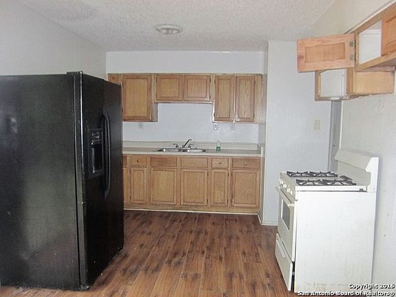 3rd image of 4419 Hampstead Dr