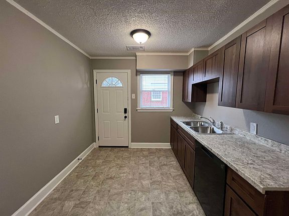 4th image of 1231 Meda St