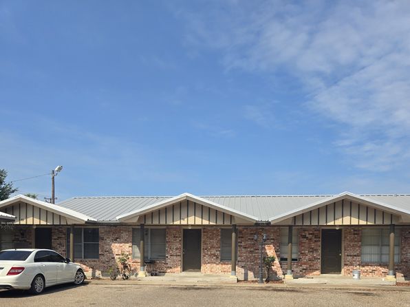 1400 N  Saint Marys St # 102, Beeville, TX 78102 – 2-bedroom rental in Beeville
