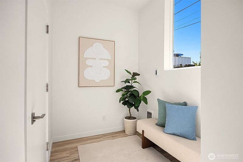 3rd image of 1404 N 95th Street