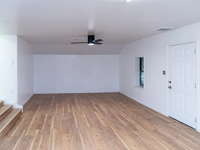 3245 W Highway 6 — Photo 28