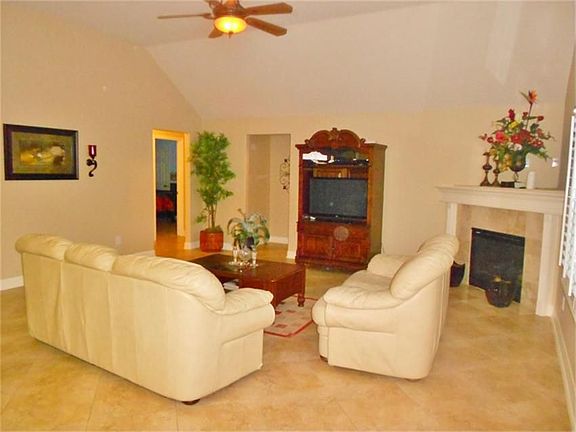 4th image of 19535 Maywood Falls Cir