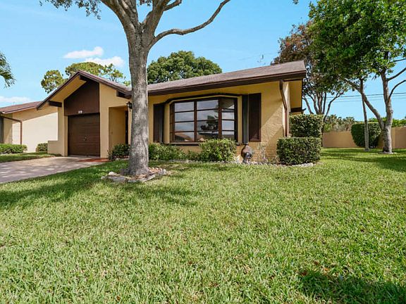 2nd image of 6139 Olivewood Cir