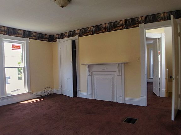 5th image of 411 Clinton Ave