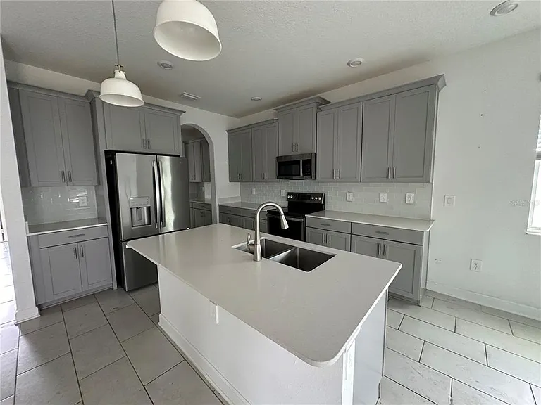 3115 Addison Blvd — Photo 5