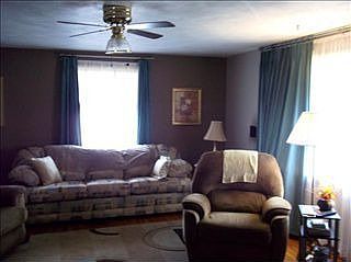 3rd image of 1136 Covington Ave