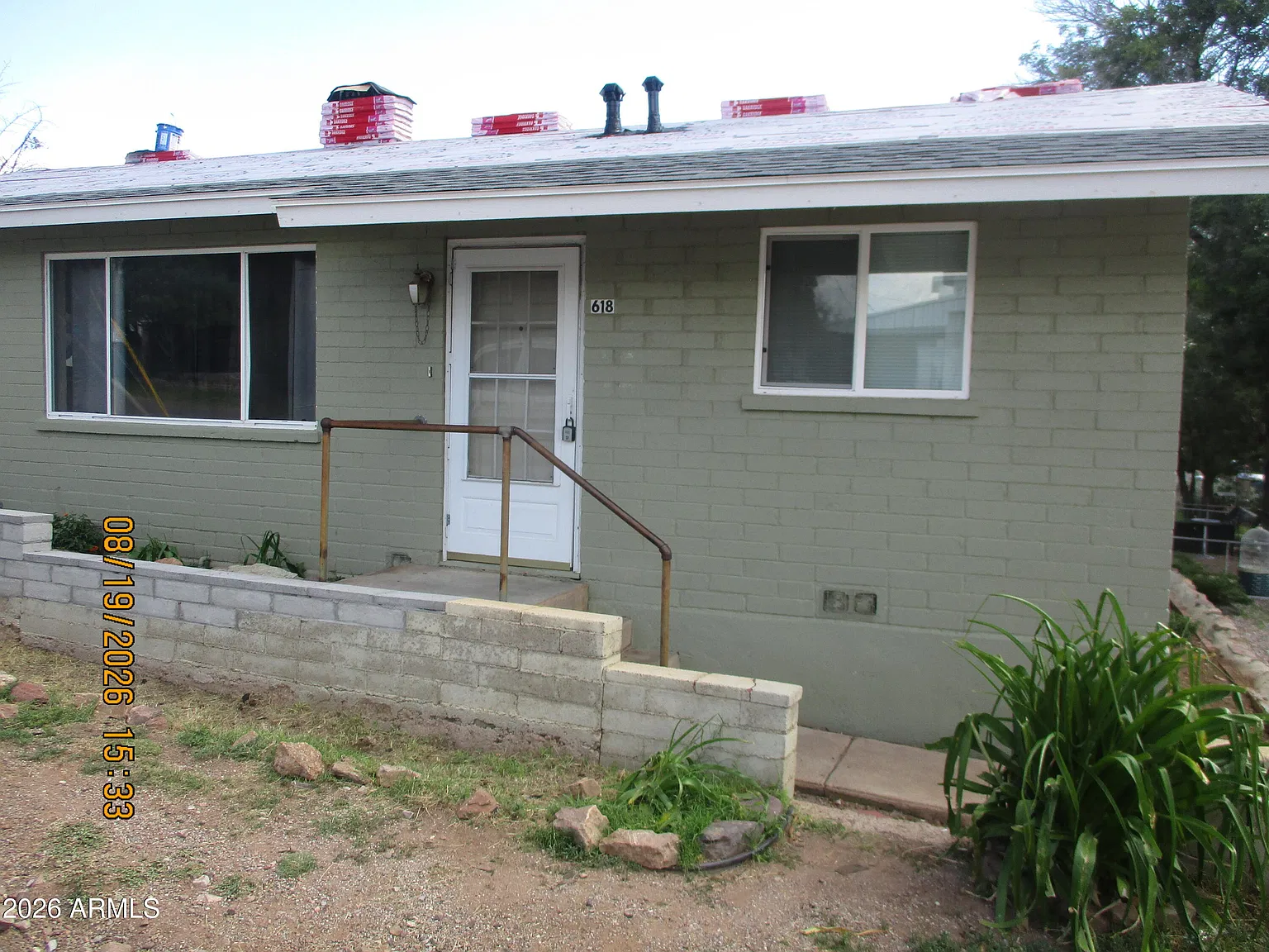 3 bed, 2.0 bath, 993 sqft, $950 — Photo 1