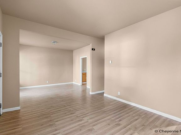 4th image of 2315 Thomes Ave