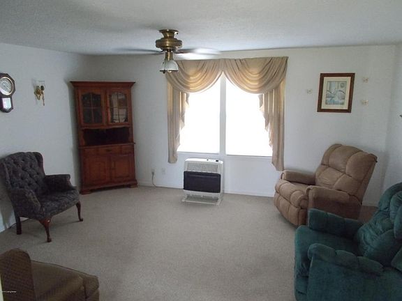 4th image of 935 Scobie Ln