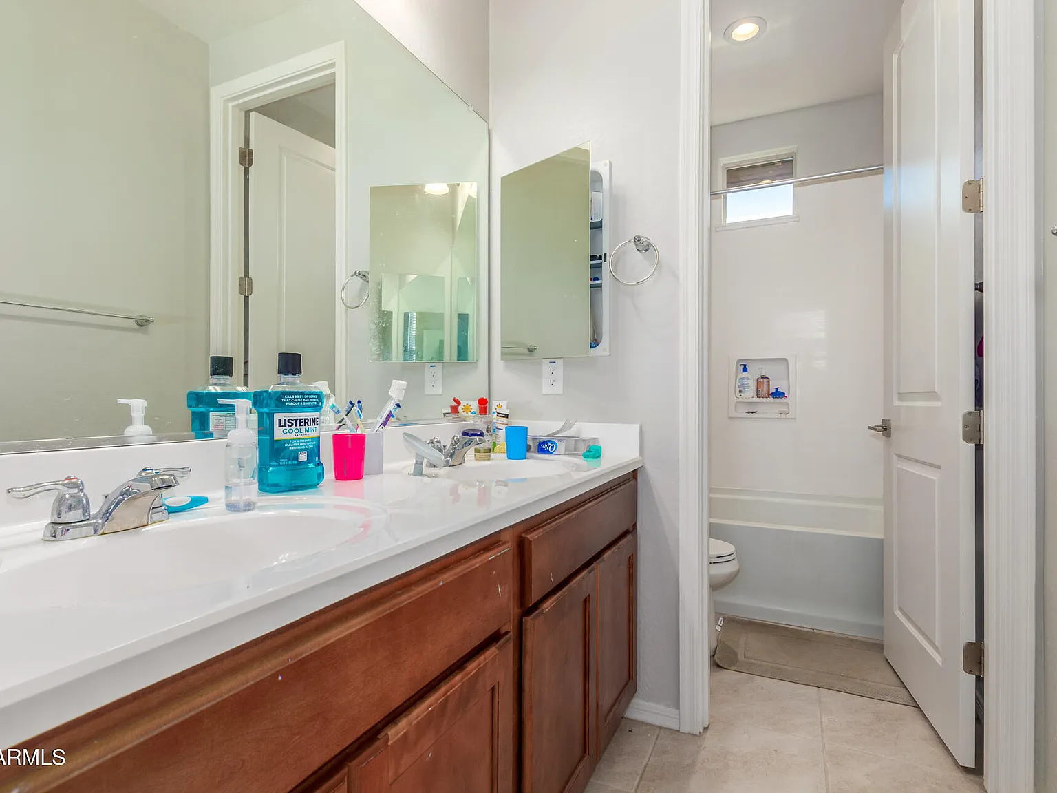 4 bed, 2.5 bath, 2289 sqft, $3,900 — Photo 3