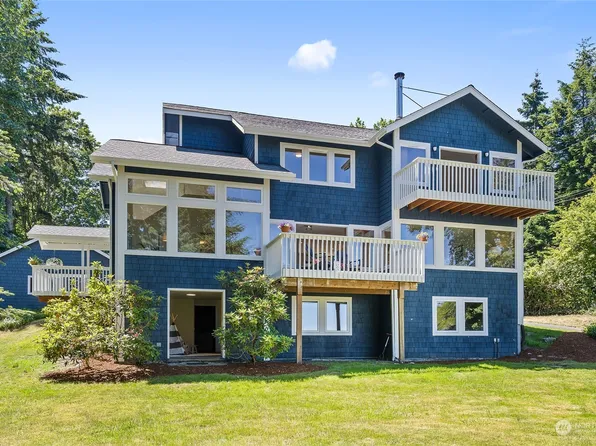 7960 Grand Avenue NE, Bainbridge Island, WA 98110