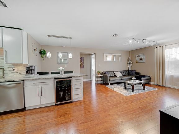 5th image of 9146 Grand Ave APT 2NE