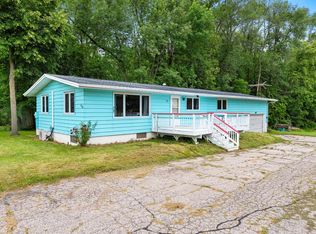 408 Bonduel St, Cecil, WI 54111