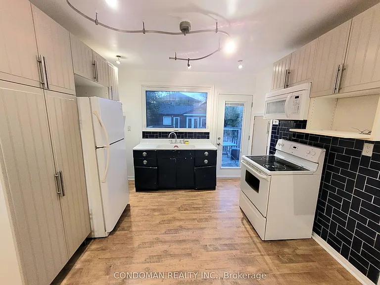 22 Fairfield Ave — Photo 4