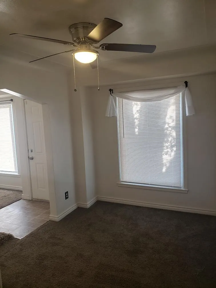 3 bed, 1000 sqft, $1,150 — Photo 3