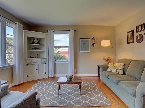 4th image of 222 W Frederick St