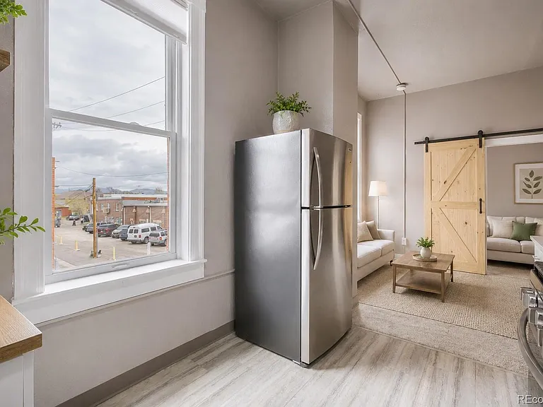 5630 Webster St #1 — Photo 7