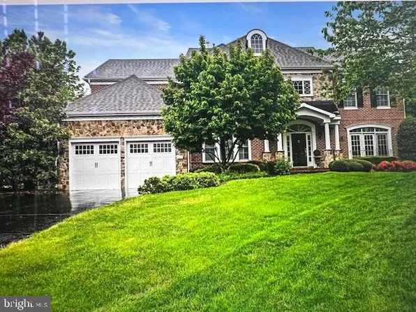 511 John Marshall Dr NE, Vienna, VA 22180