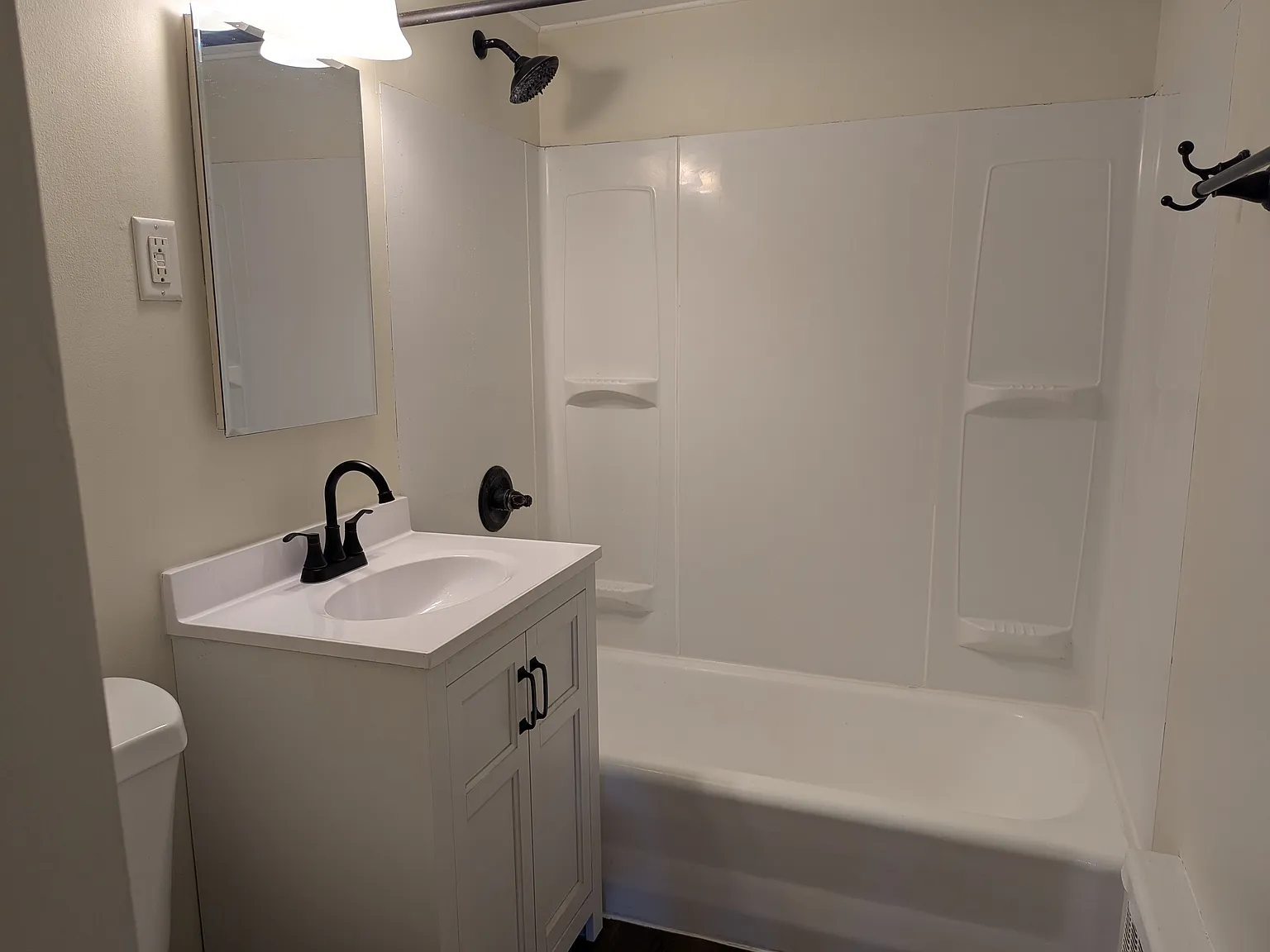 108 E Main St — Photo 3