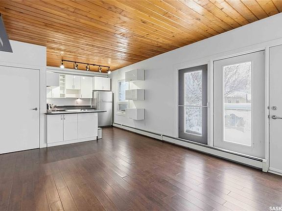 2nd image of UNIT 301-415 3rd AVENUE N
